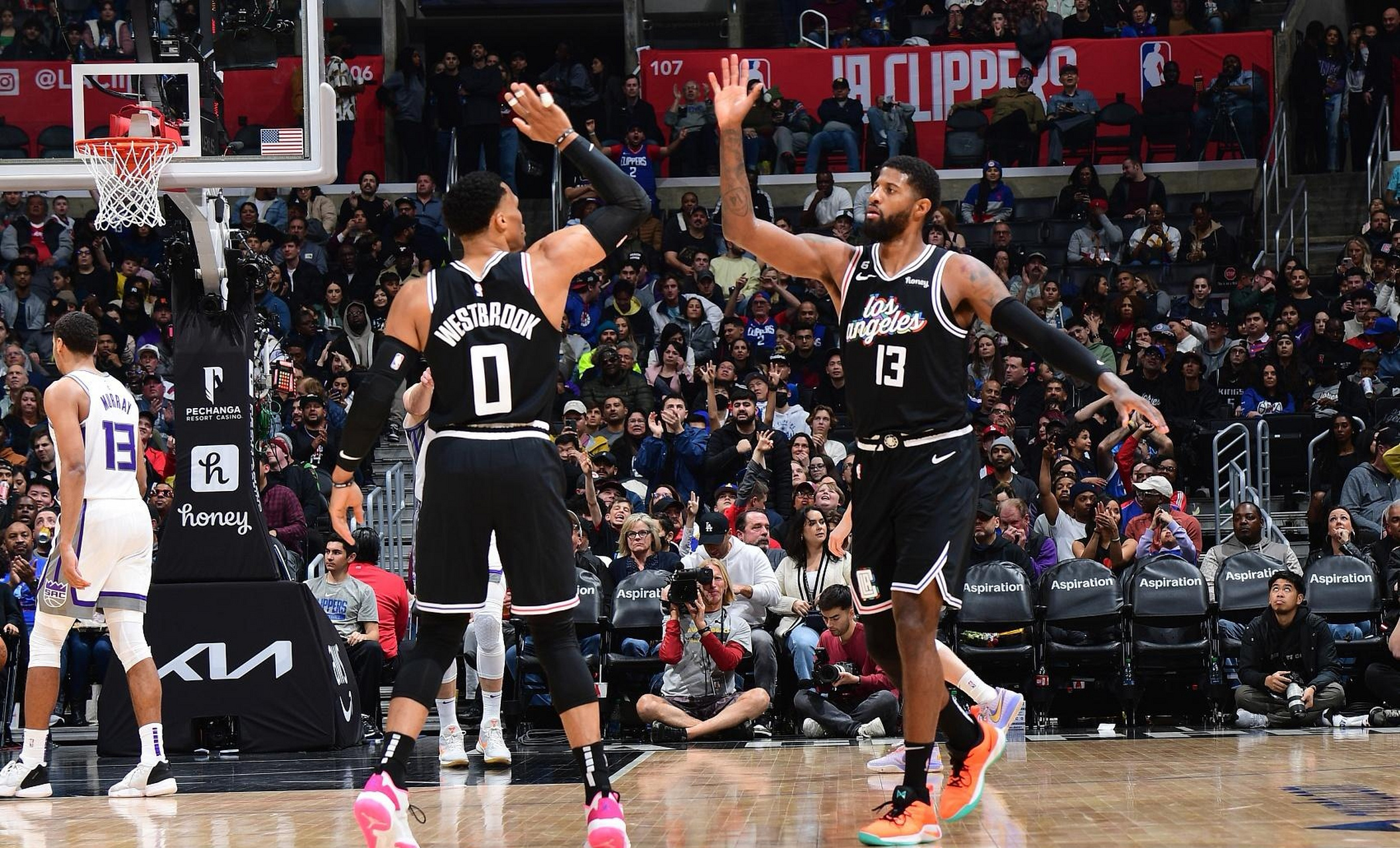 包含四川客场惜败山东队，遭遇三连败的词条