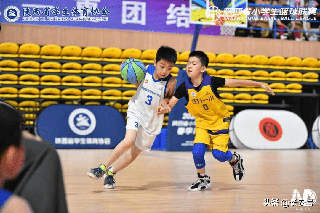 开云APP-精湛技艺展现赛场精彩，观众尽情感受篮球魅力的简单介绍