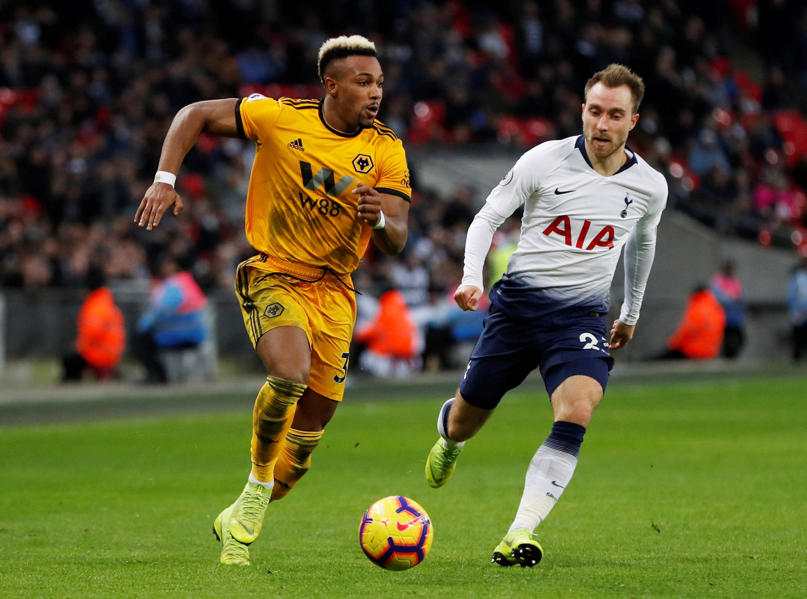 开云体育官网-狼队表现出色，在英超联赛中崭露头角的简单介绍