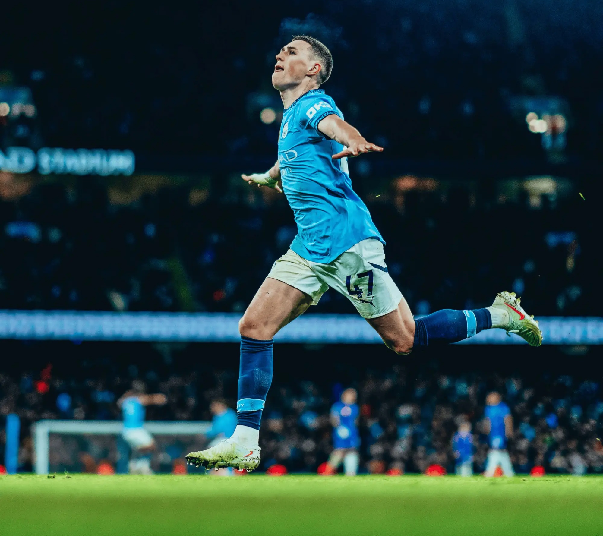 切尔西前锋状态回暖，接连破门取胜