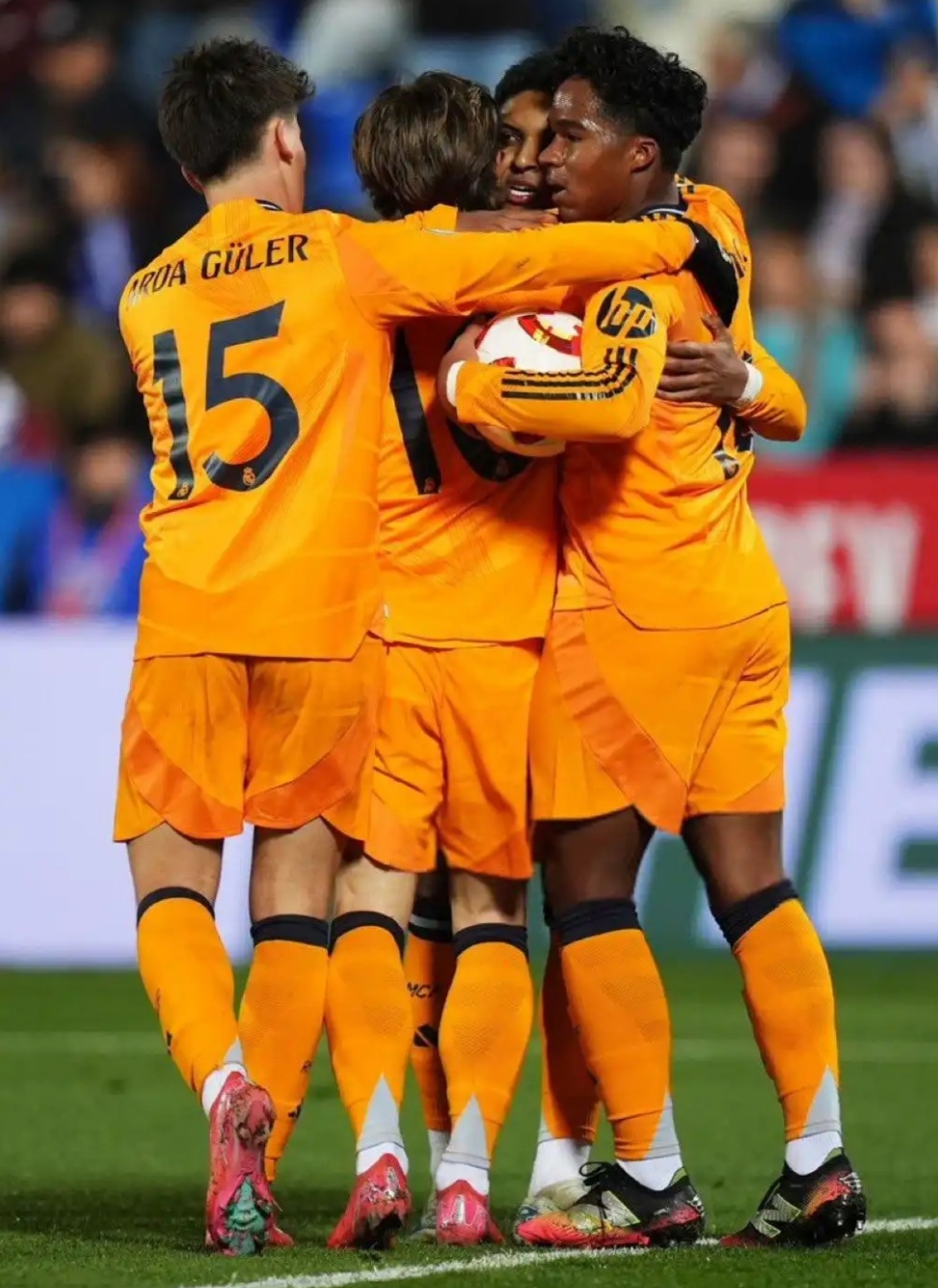 西班牙球员在国际赛事中大放异彩