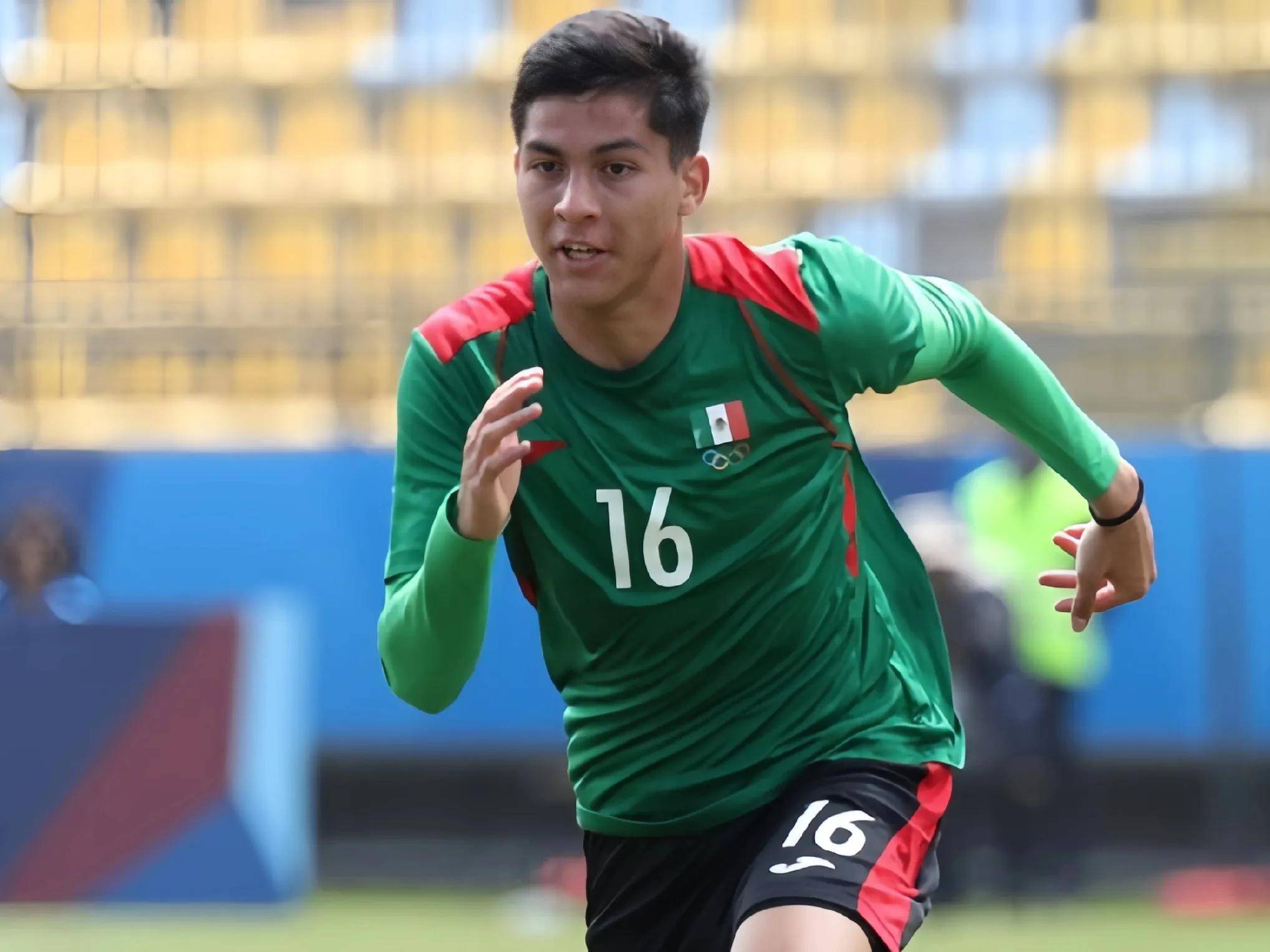 墨西哥选手在拳击比赛中喜获金牌