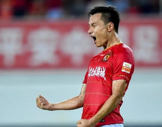 包含河北队紧随对手步伐，保持不败战绩的词条