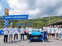 开云体育平台APP-包含豪强对碰擦出火花，全新赛季争夺胜负读数的词条