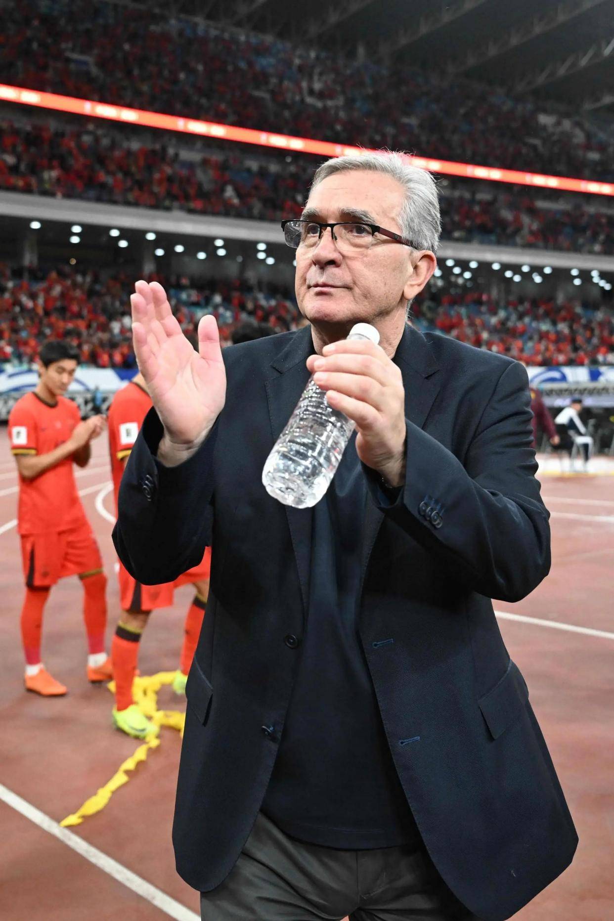 开云体育官网-包含足球界众望所归的两队大将即将上演对决的词条