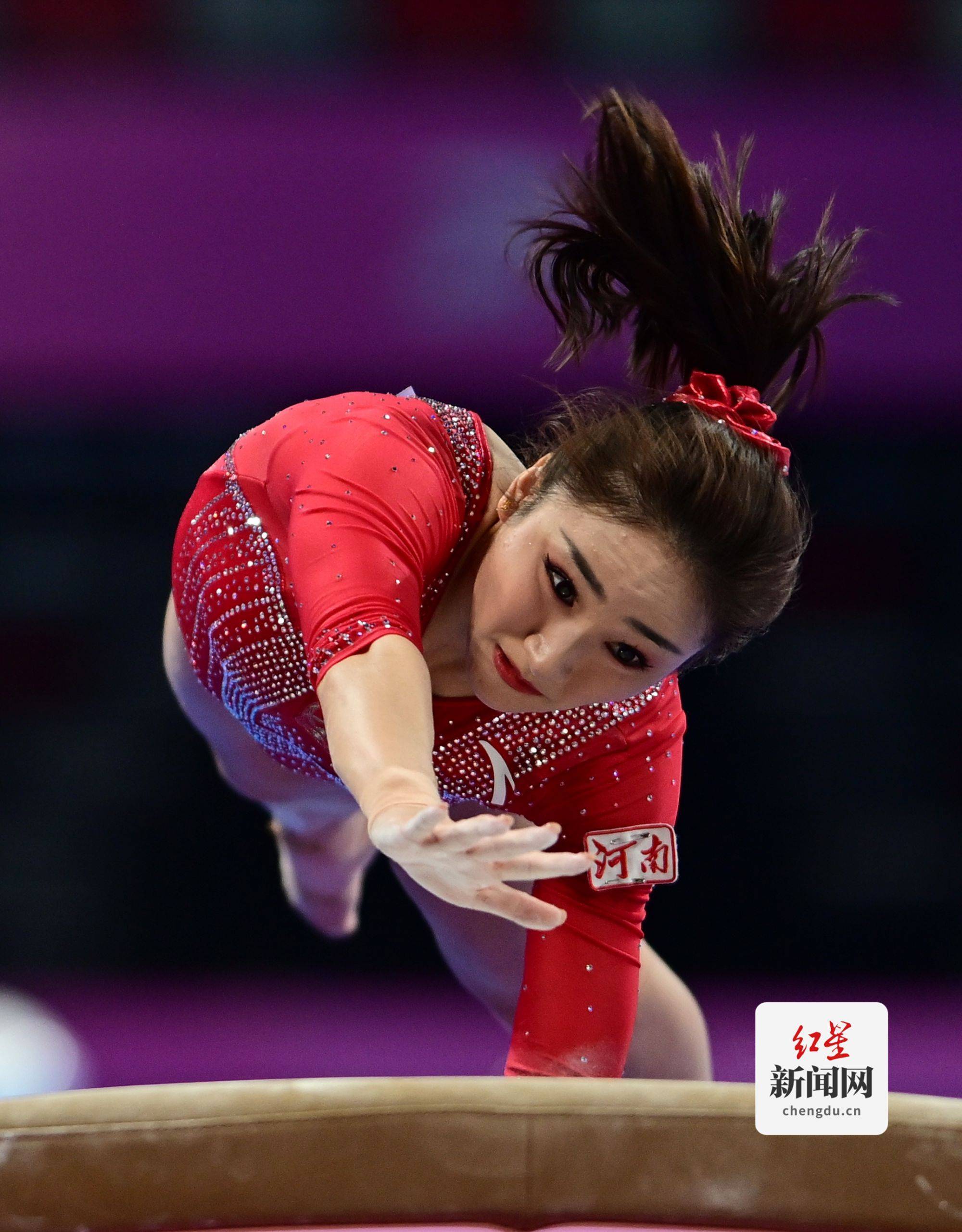 体操舞台,优美绽放:运动员们身姿矫健 体操舞台,优美绽放:运动员们身姿矫健