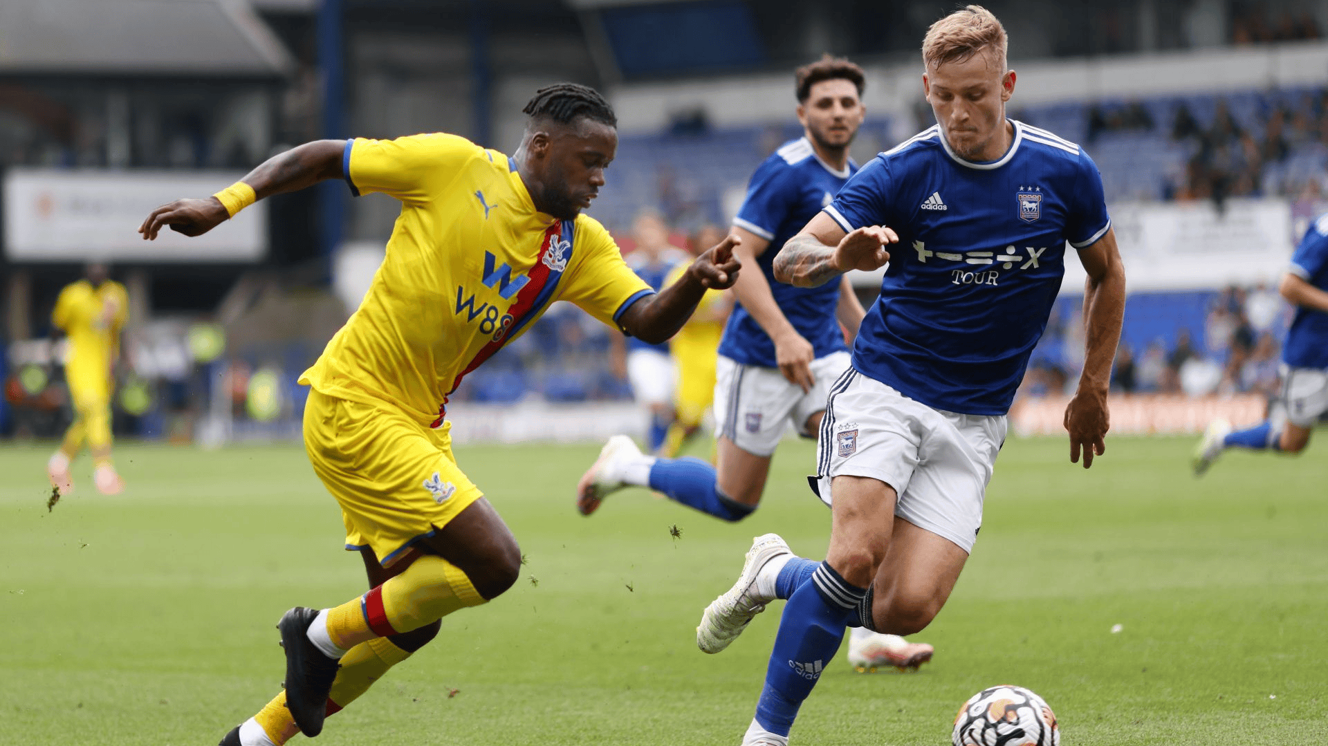 开云体育官方网站-诺维奇客场不敌水晶宫，遭遇失利