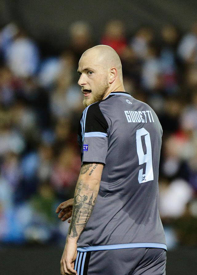 关于比利亚雷亚尔球队成本节约，计划引进新血液的信息