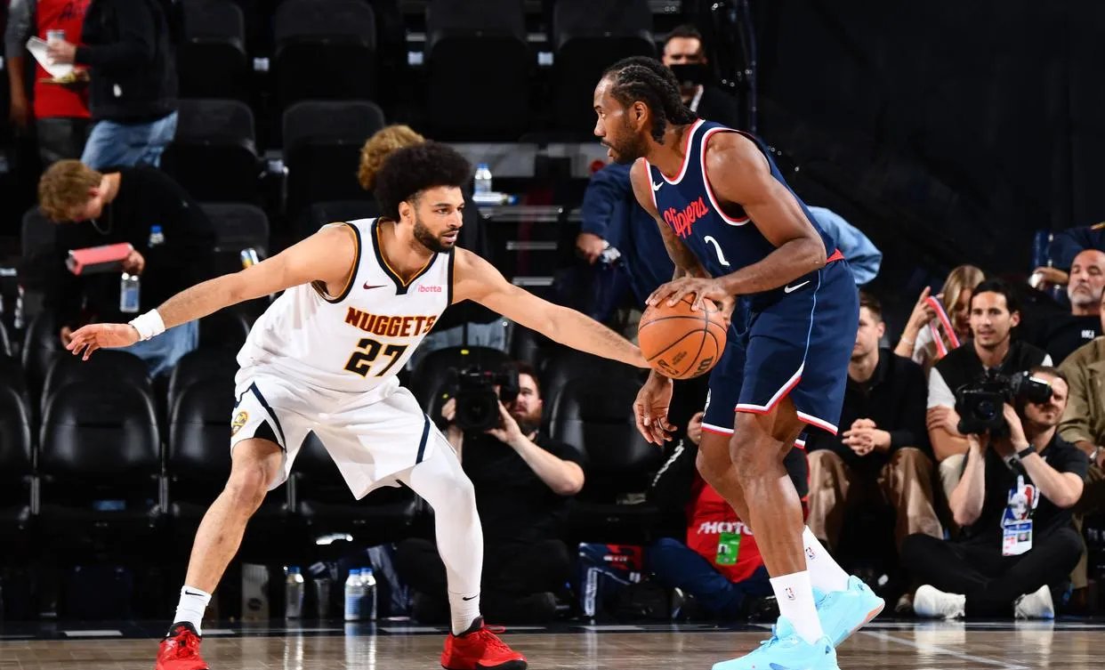 快船险胜骑士,罚球精准决定胜负 快船险胜骑士,罚球精准决定胜负