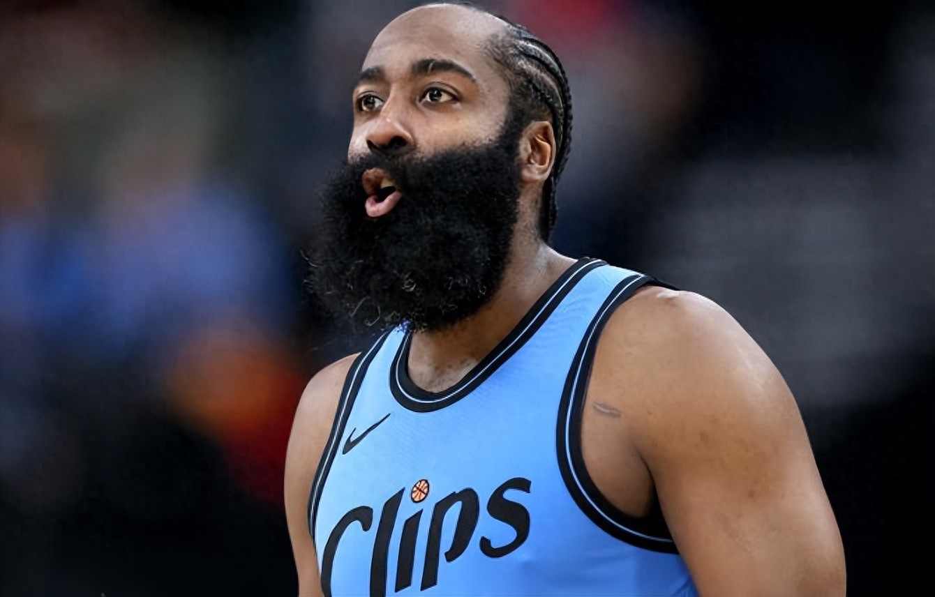 瓦利斯和富图纳关闭对土耳其，激烈的对抗引发球迷热议