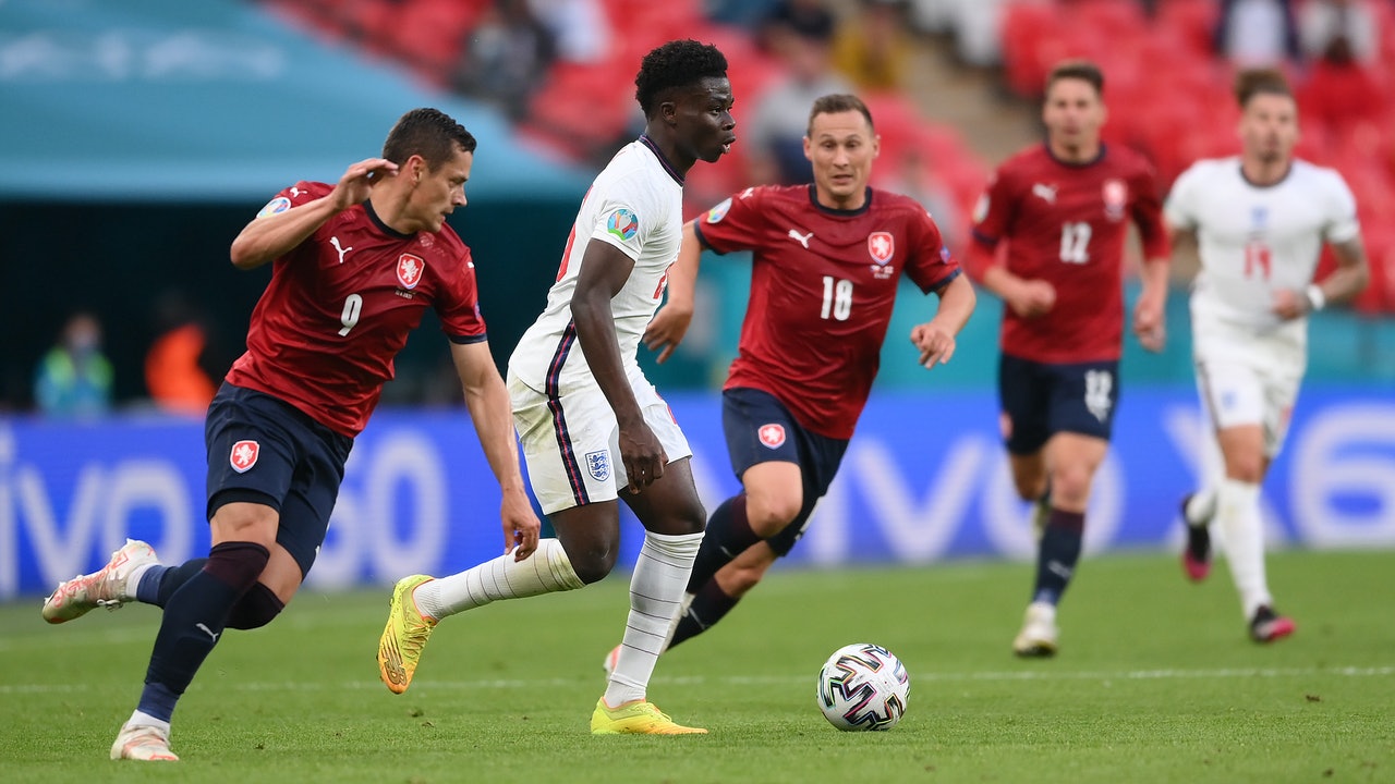 芬兰惊险小胜，欧洲杯预选赛淘汰赛展开