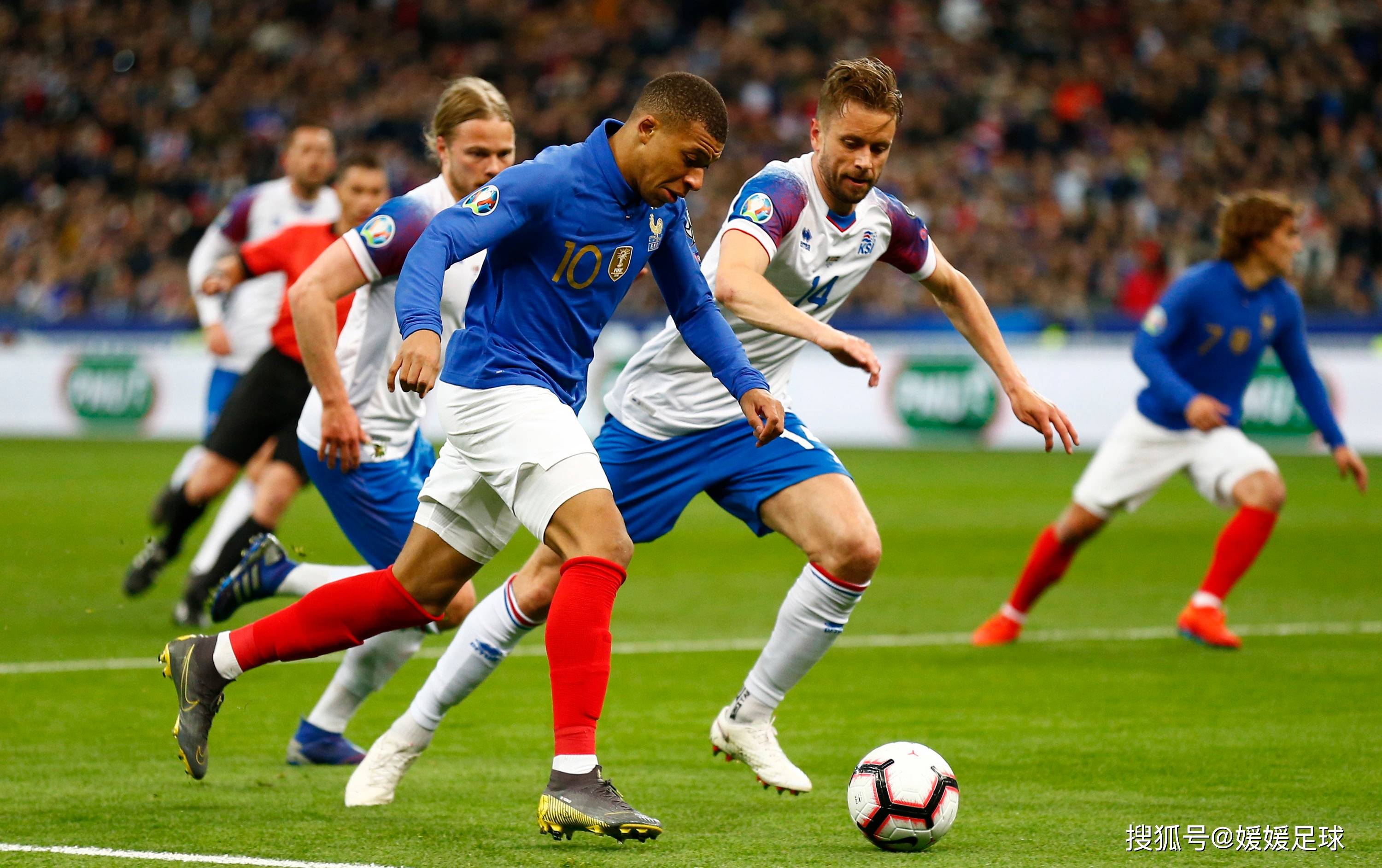 稳健出击谋大利，欧预赛球队奋勇拼搏