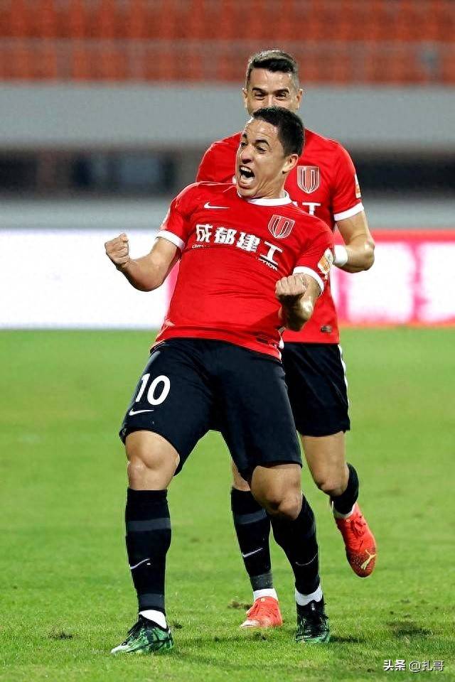 开云体育app-罗瑟厄姆主场惨败，保级形势严峻