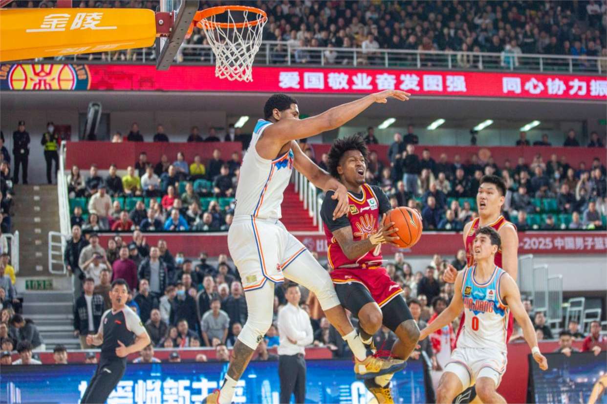 取得关键胜利，新晋球队晋级决赛