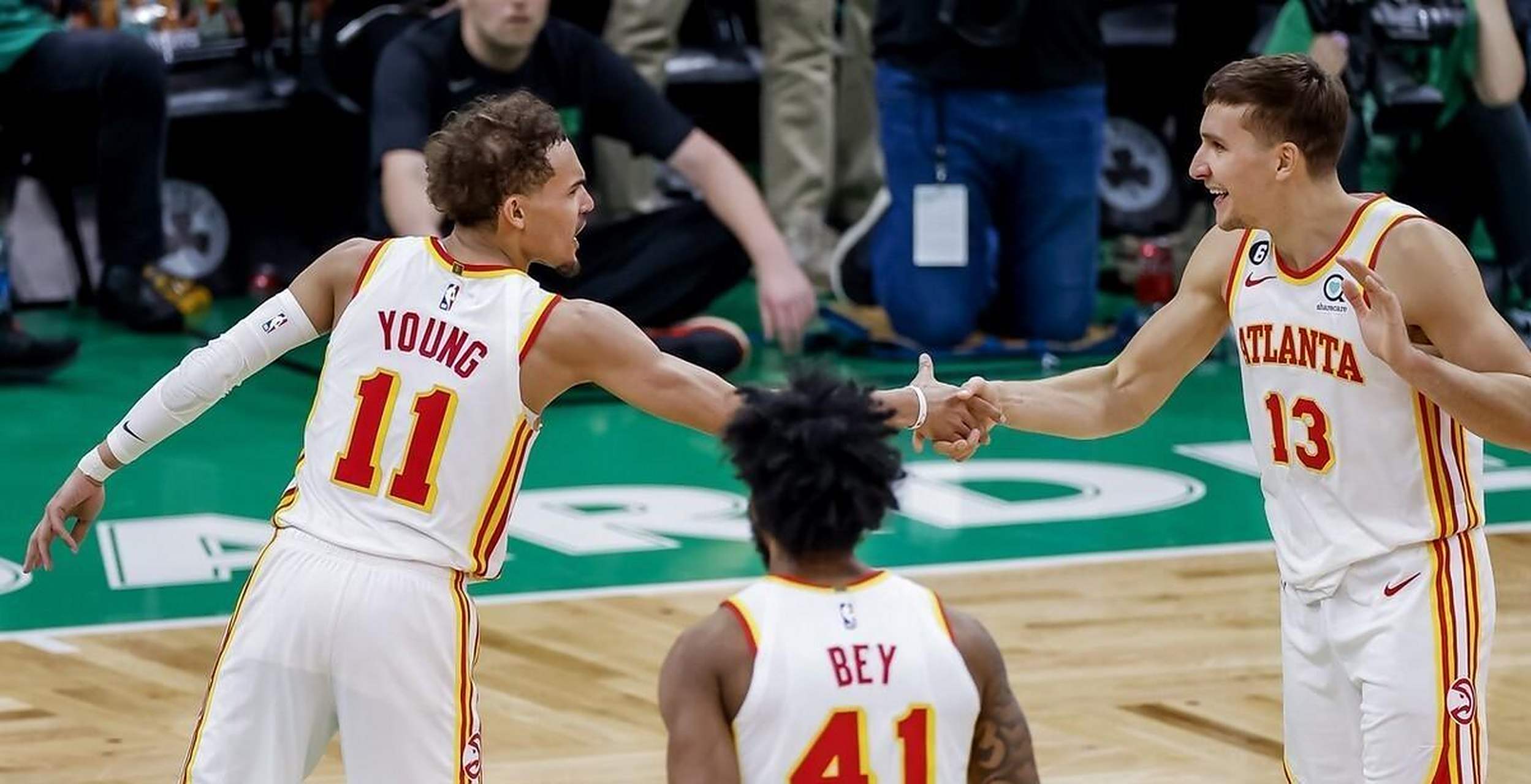 激烈的对决中呈现出悬念十足的情节 激烈的对决中呈现出悬念十足的情节