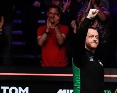 激烈的对决中呈现出悬念十足的情节 激烈的对决中呈现出悬念十足的情节