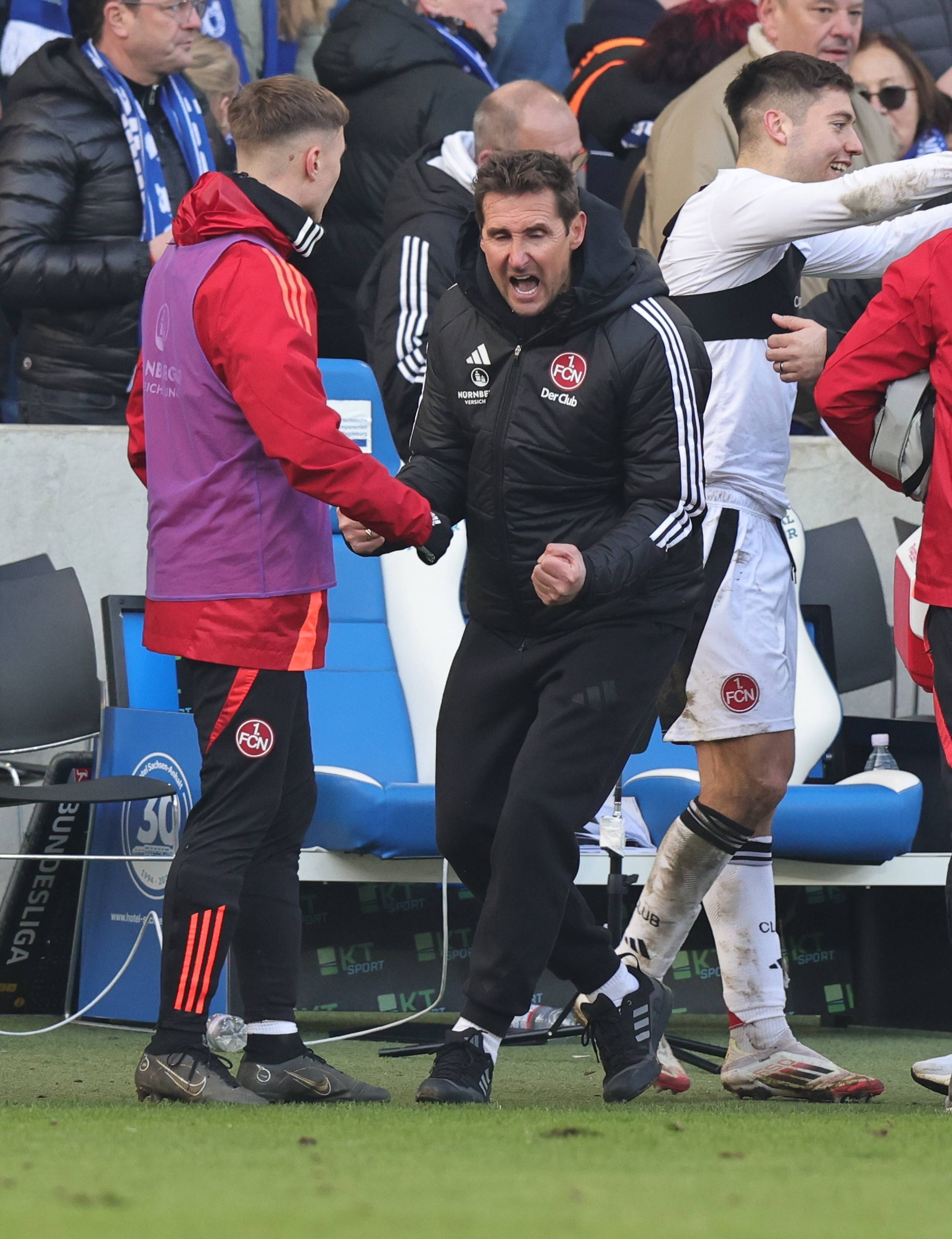 开云体育下载-纽伦堡主场大胜汉堡，保级希望重燃的简单介绍