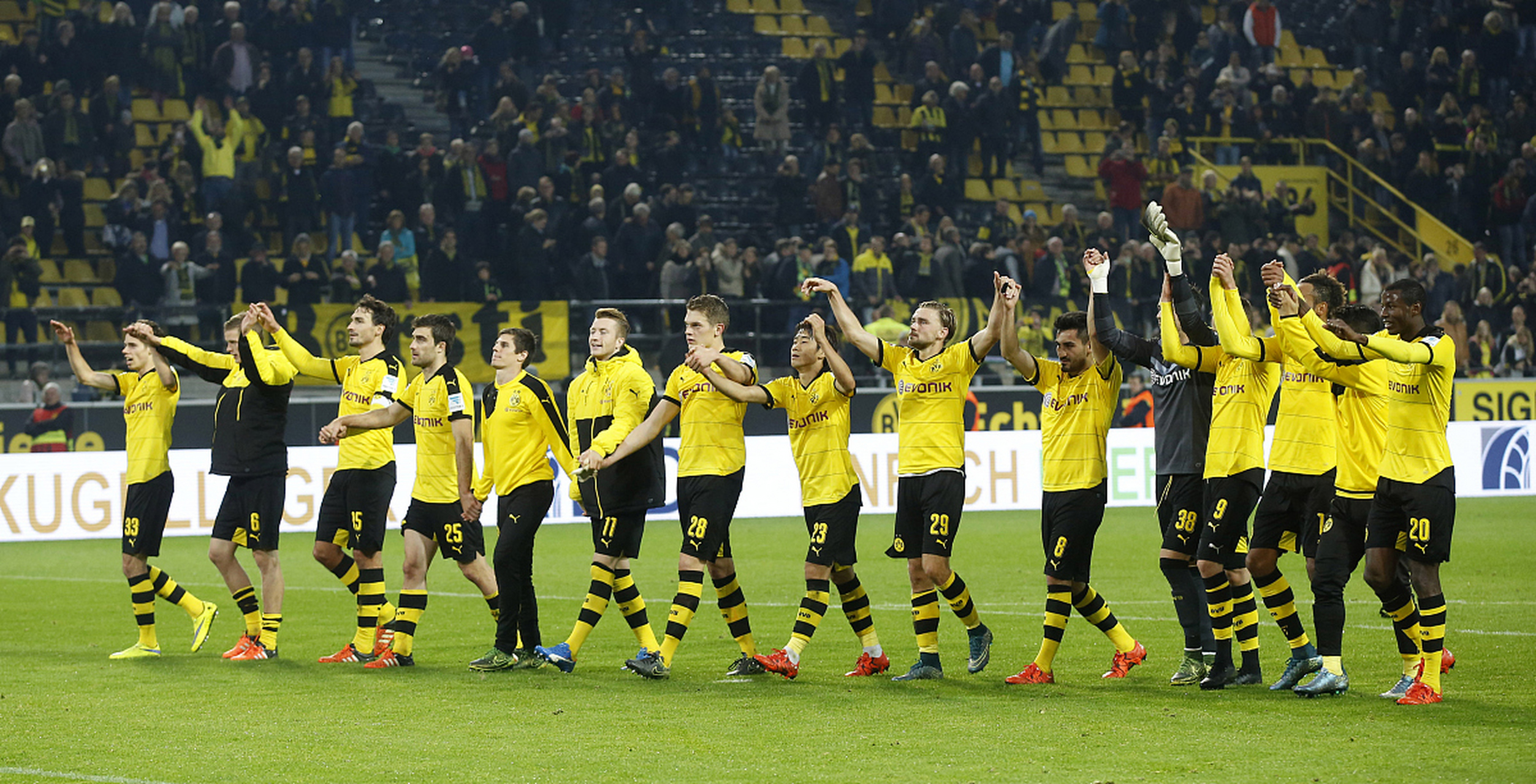 不莱梅守门员连续两场比赛表现出色，助球队保持不败的简单介绍