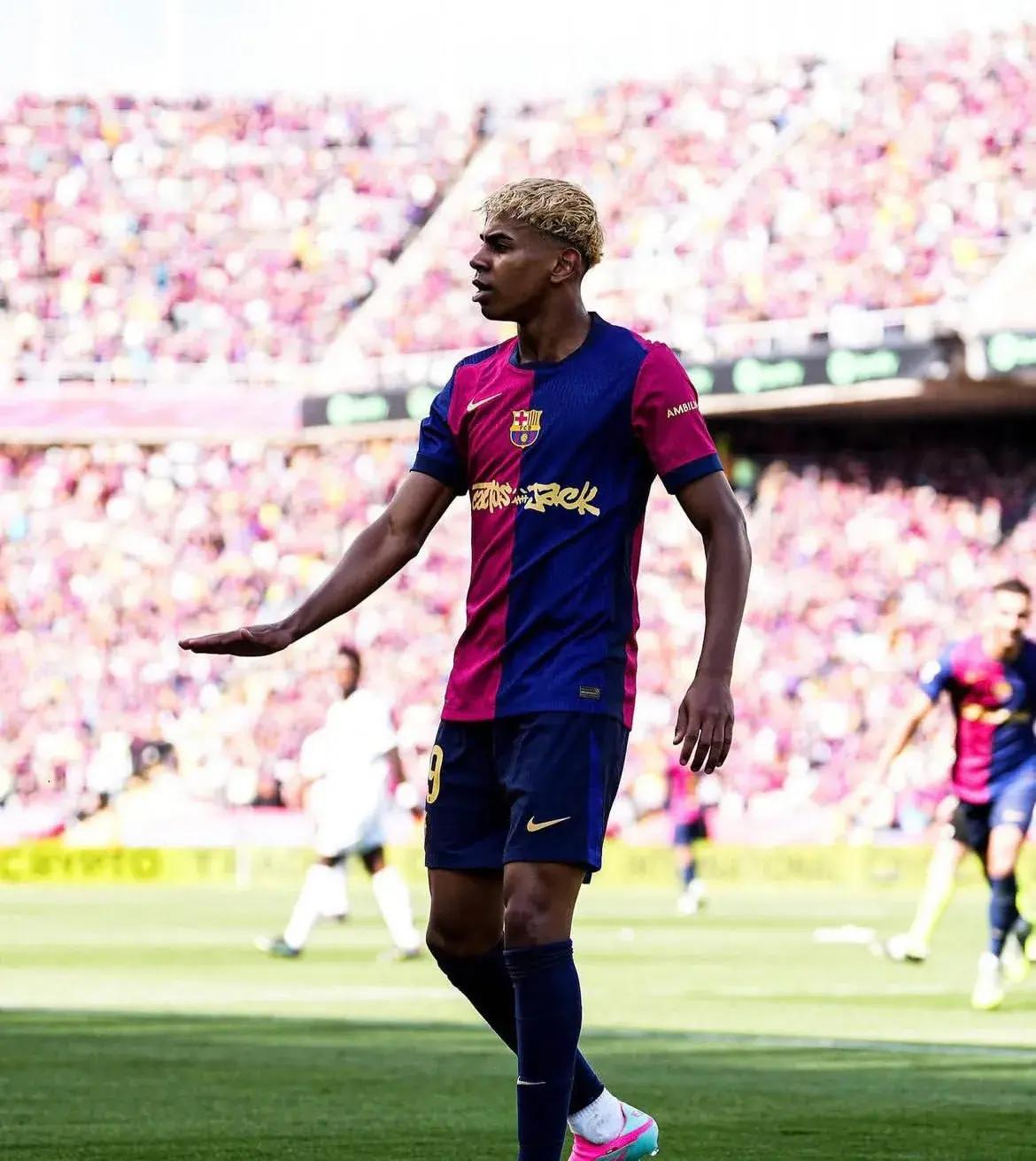 巴萨连胜牢牢占据西班牙足坛第一