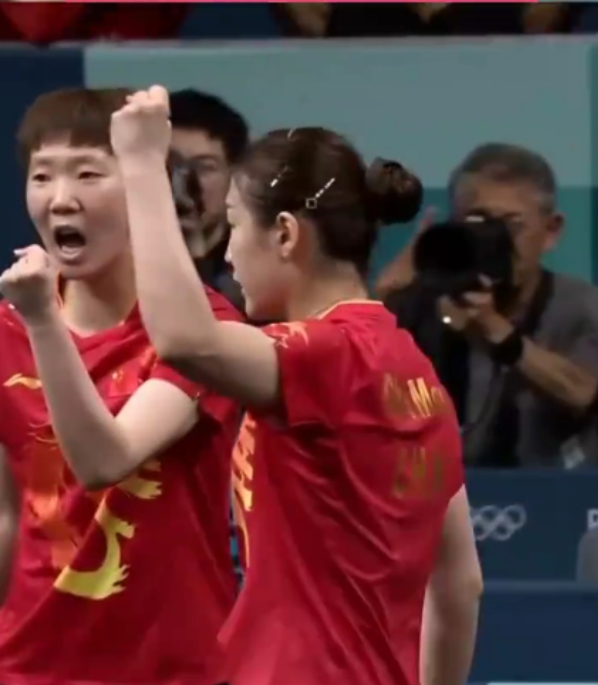 开云体育中国-关键瞬间：球队奋力一搏，胜算可期