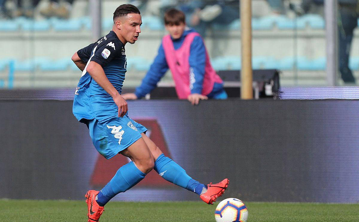 包含西汉姆联状态回暖，继续保持不败的词条