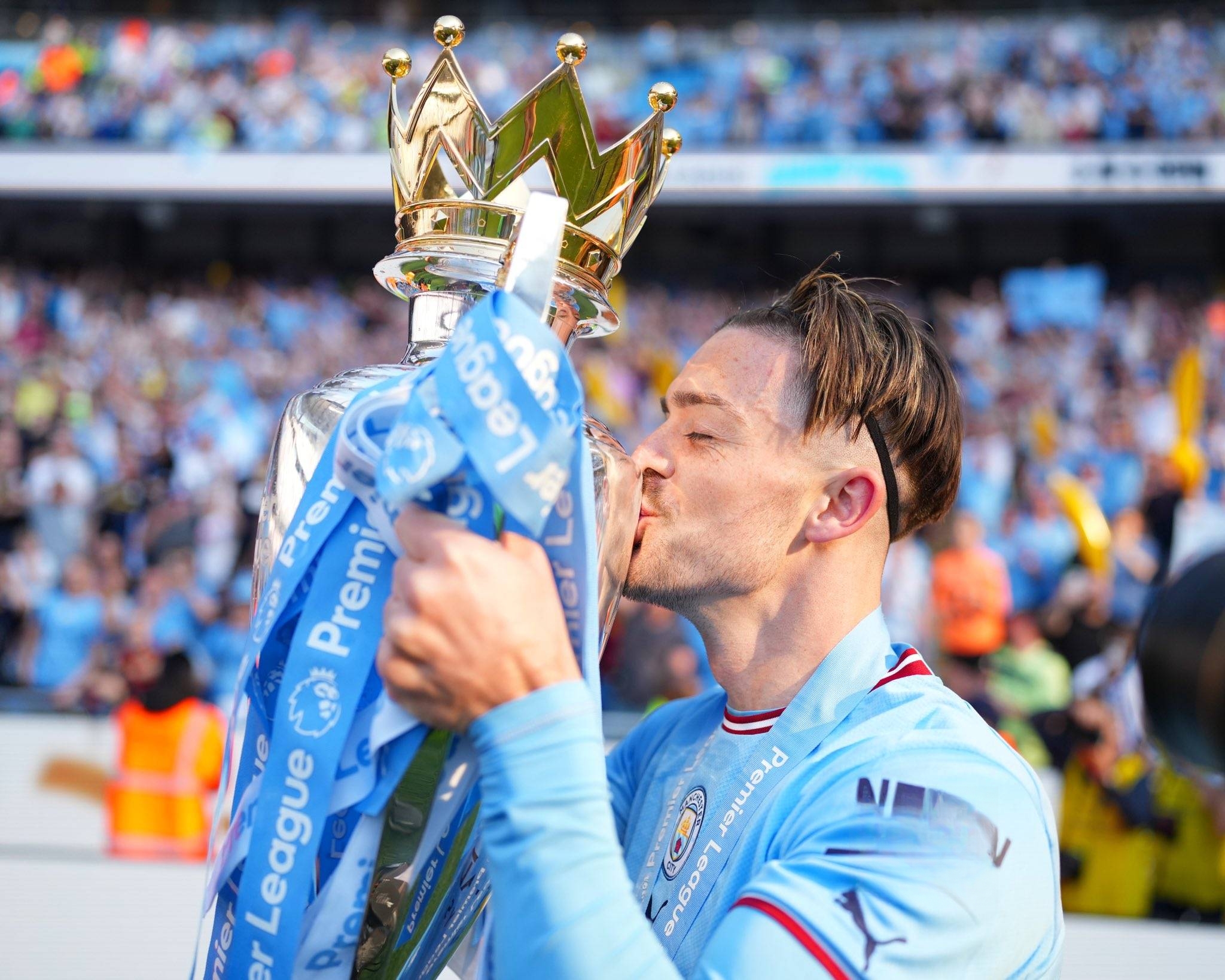 曼城后卫受伤：前途未卜面临阵容调整