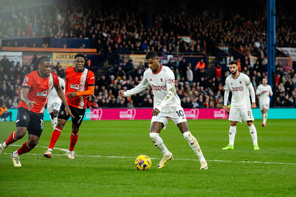 曼联主教练训练球队备战英超赛场 曼联主教练训练球队备战英超赛场