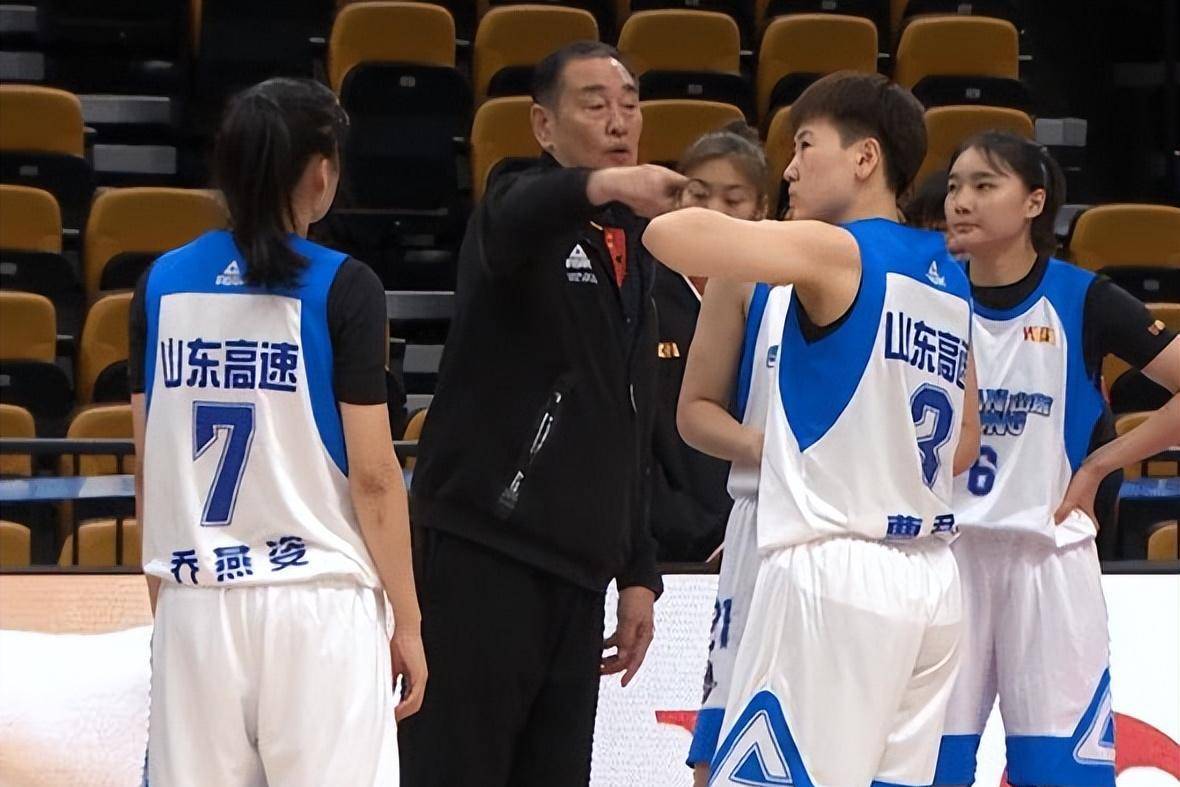 关于山东队在比赛中击败对手,取得重要胜利的信息 关于山东队在比赛中击败对手,取得重要胜利的信息