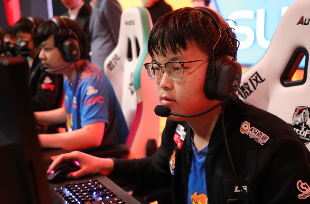 BRO碾压RNG,JackeyLove开启传奇时刻宿敌对决半决赛,强势挺进下一轮的简单介绍 BRO碾压RNG,JackeyLove开启传奇时刻宿敌对决半决赛,强势挺进下一轮的简单介绍