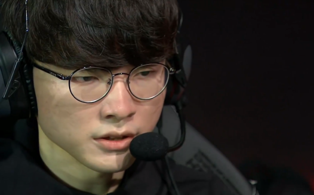 开云体育中国-KT鏖战GEN，Keria关键团战开团秒人宿敌对决成都决赛之夜，技惊四座