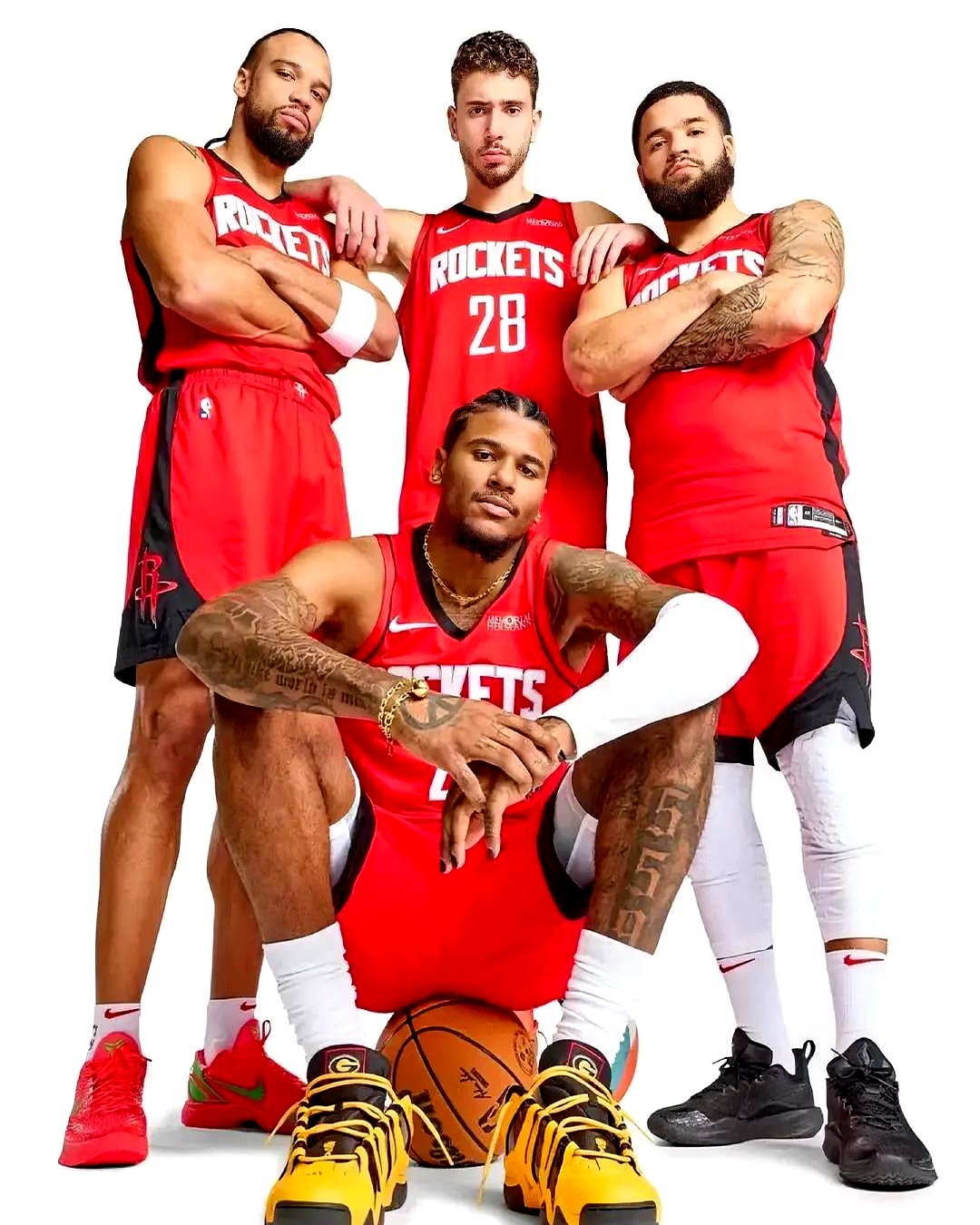 火箭队力克勇士队,保持不败之势 火箭队力克勇士队,保持不败之势