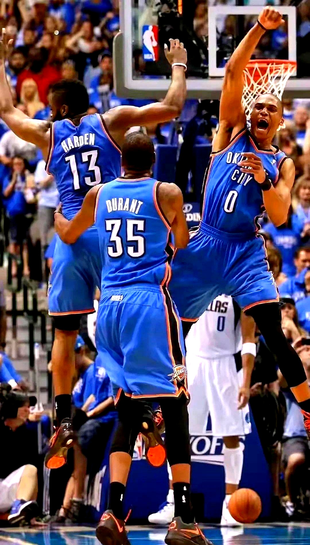 包含开拓者胜小牛，杜兰特27分协助追平纪录的词条