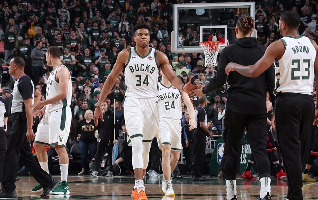 雄鹿王朝迎来关键一战，警惕自满带来失利