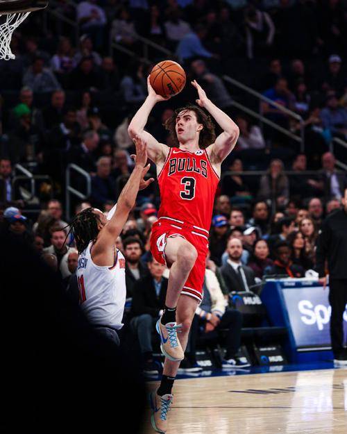 公牛主场战胜尼克斯，2020赛季正式开启