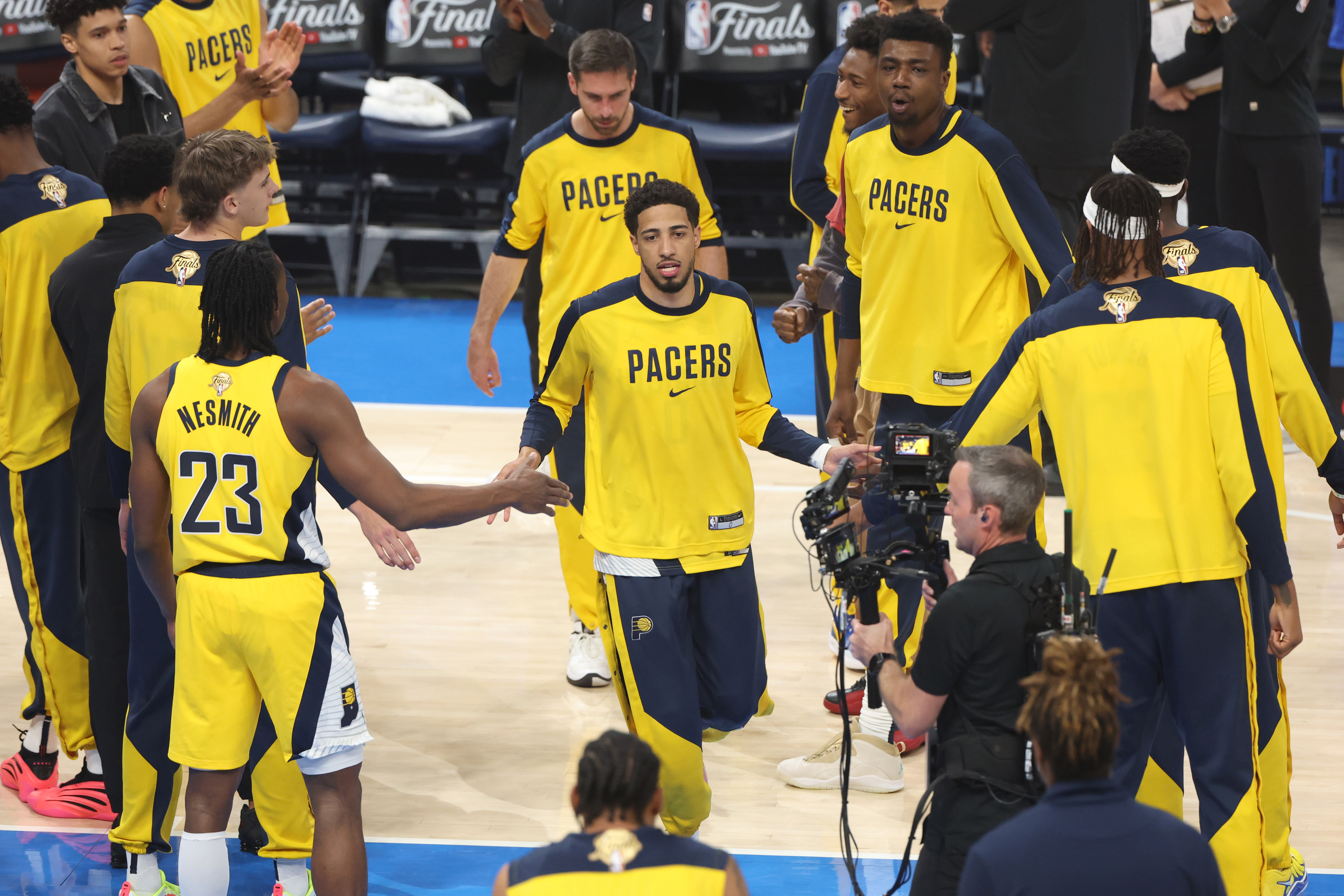 开云体育-步行者老将因伤缺席多场比赛，球队备战困难