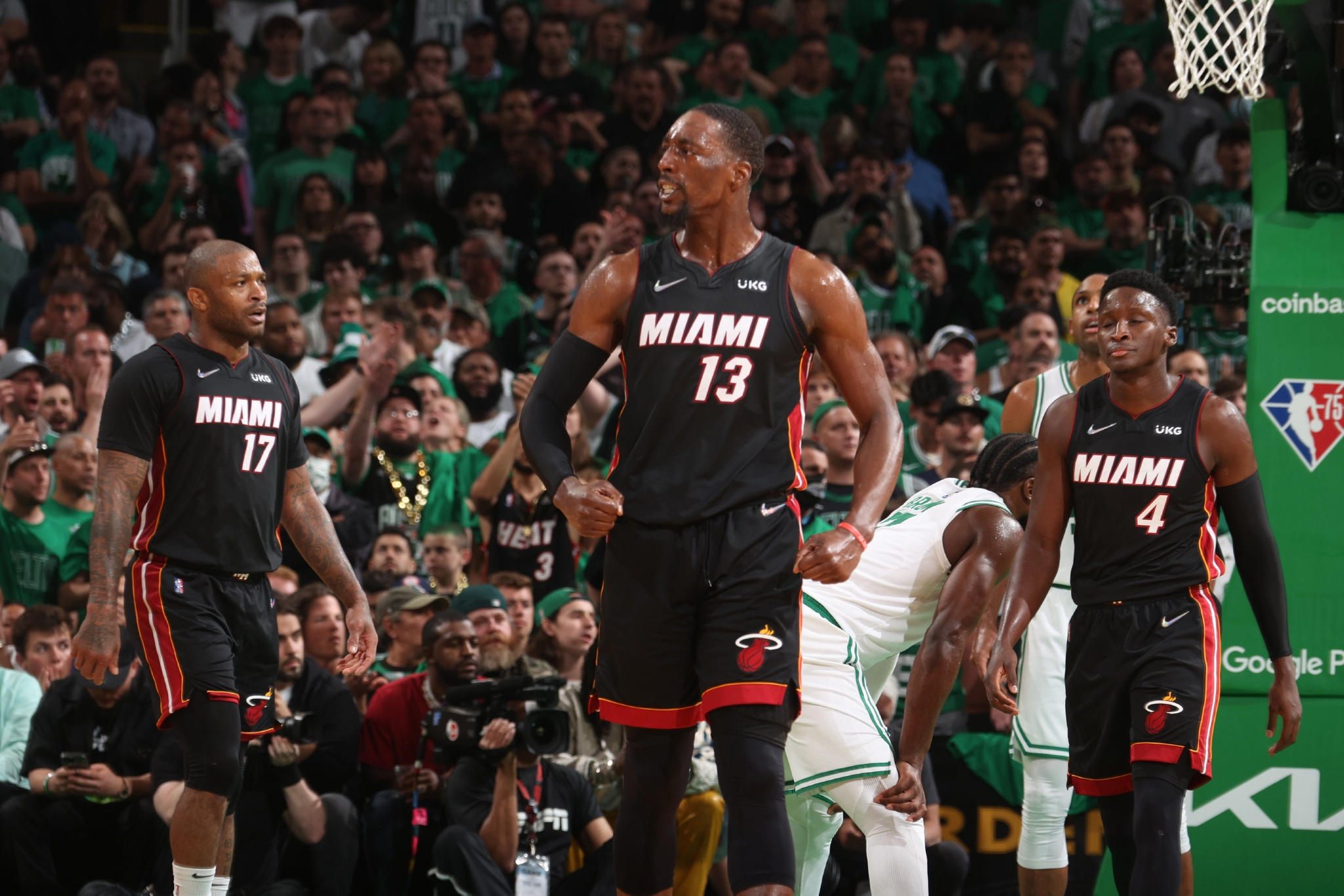 开云体育APP下载-热火外线火力爆发，连胜积极