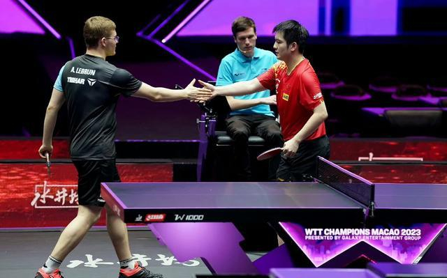 英格兰队翻盘法国队，马龙带队取胜