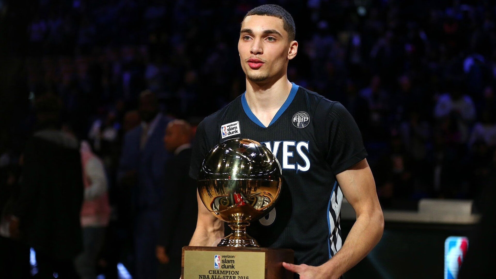 开云平台-克莱单骑救主，穿越时空的三分雨击碎北京铁壁