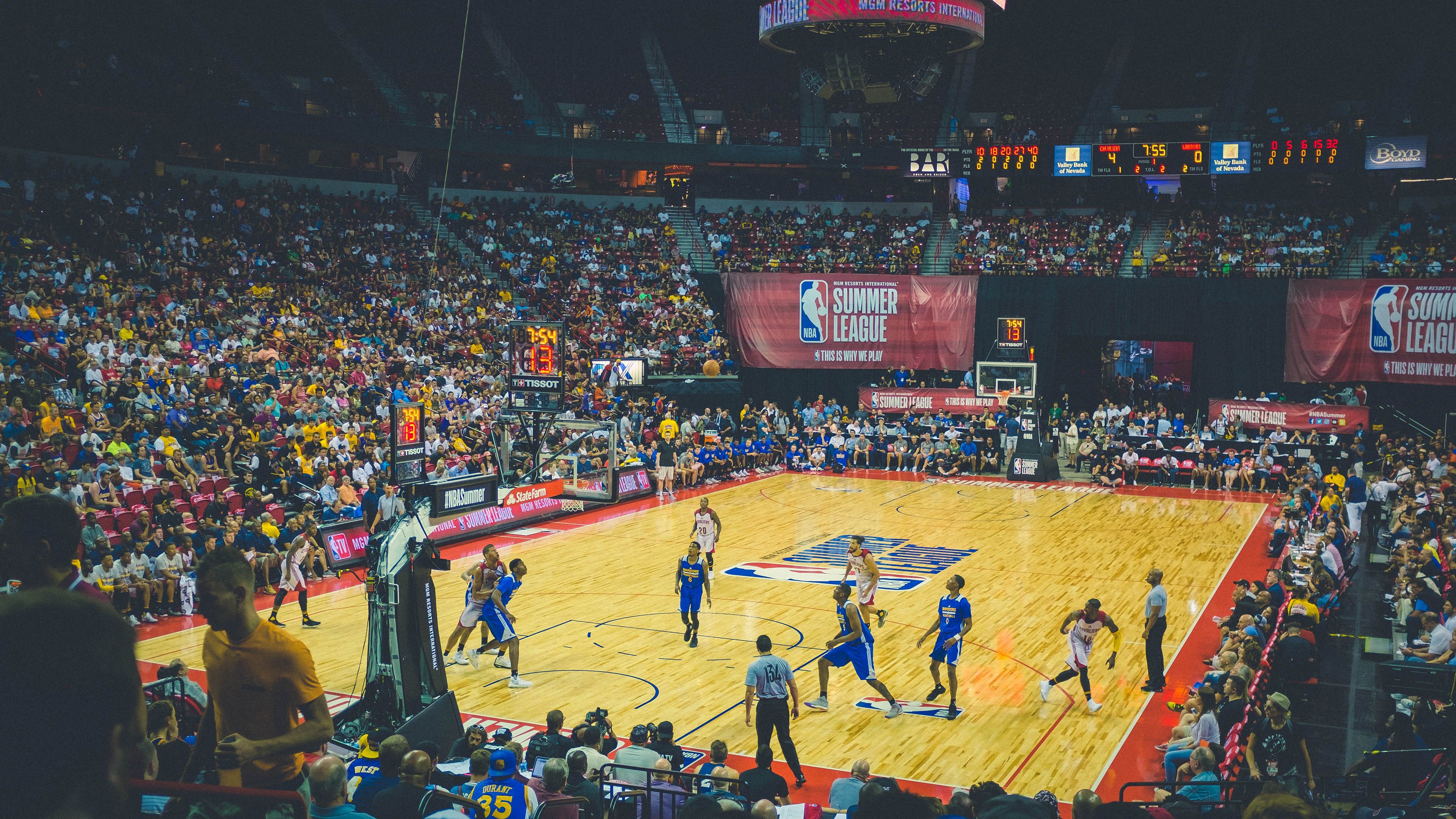 开云体育下载-双线绽放，欧文冠军级表现与北京队粉碎开拓者之夜的唯一性交响